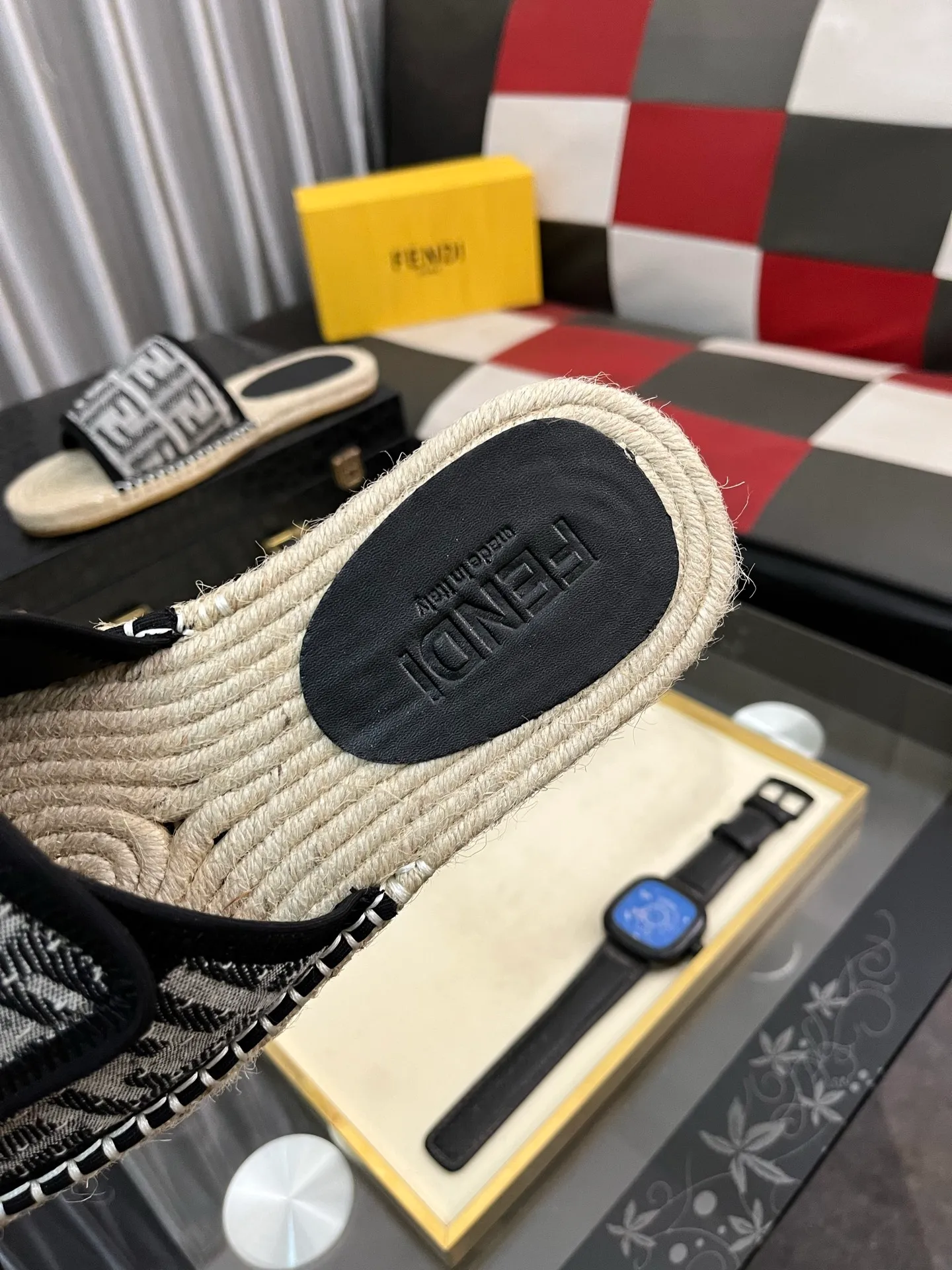 Men's shoes💰320⌚️⌚️[FENDI~Fendi slippers] High-end men's shoes brand official website 1:1 latest masterpiece: original mold customization, fabrics made of imported original materials, upgraded outsole, lighter, top quality in the market, simple and tasteful, a must-have for fashionistas, fashion is at your feet, full of confidence, the same style at the counter👍The season of summer slippers is here. Yardage: 38-44. Can be customized45.46.47
